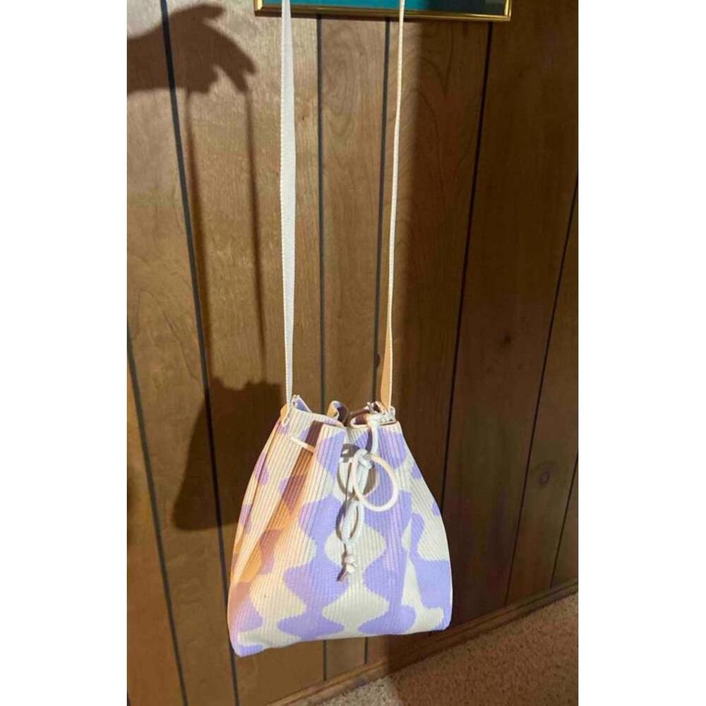 bucket bag